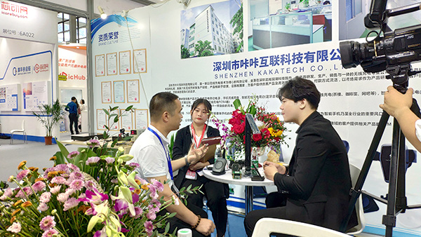 深圳咔咔无线充电器亮相2019会展中心